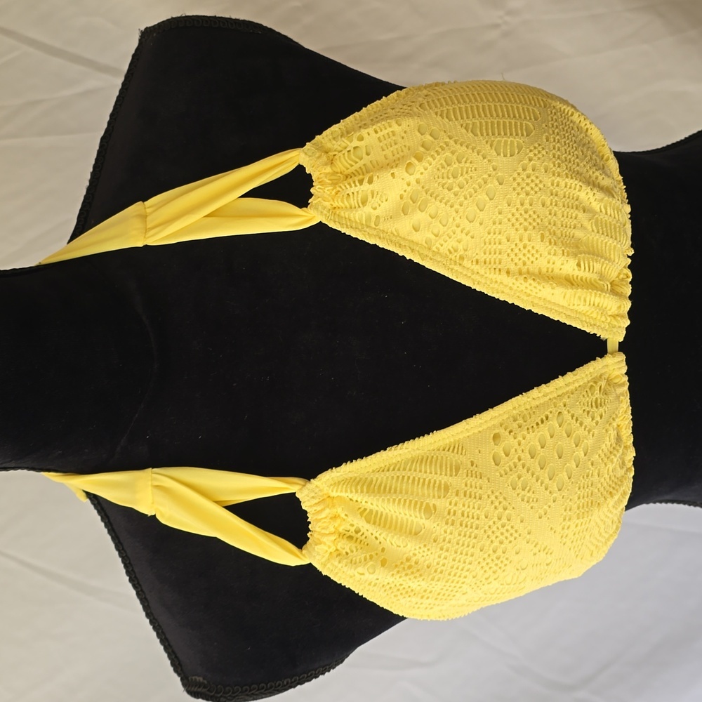 Mossimo women M triangle bathing suit crochet knit‎ bikini top yellow